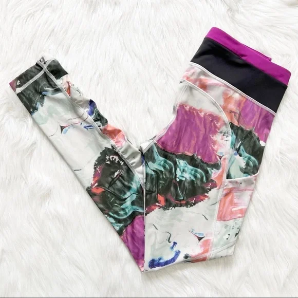 SOLD-Lululemon Printed Fuchsia and Black Watercolor Athletic Running Leggings - Picture 9 of 12